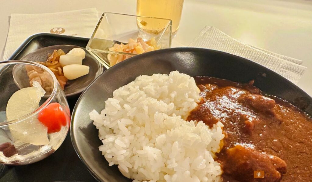 成田空港国際線サクララウンジのご飯